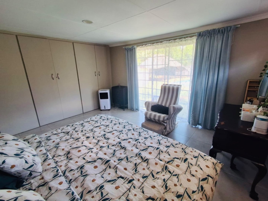 To Let 2 Bedroom Property for Rent in Meerhof North West